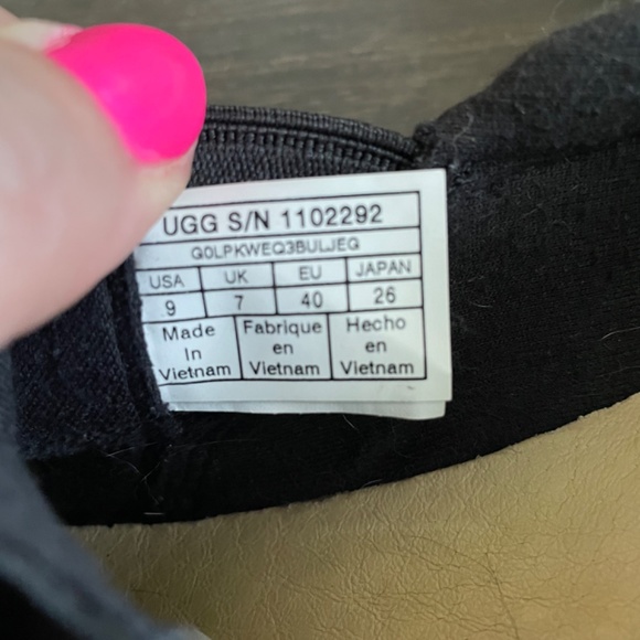 Uggs sz. 9 - Picture 4 of 4